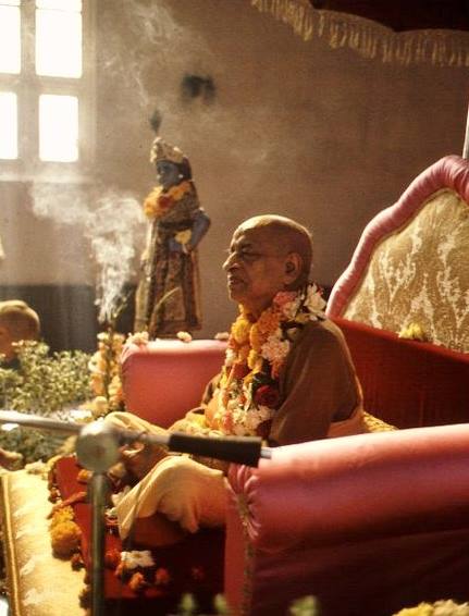 srila prabhupada and krishna